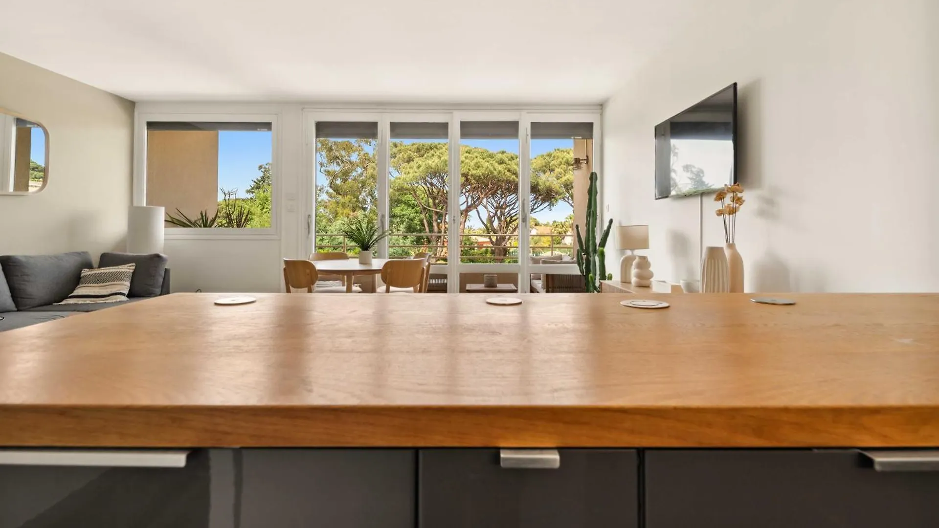 Modern Apartment Sea View -2Br-4P- Saint-Tropez