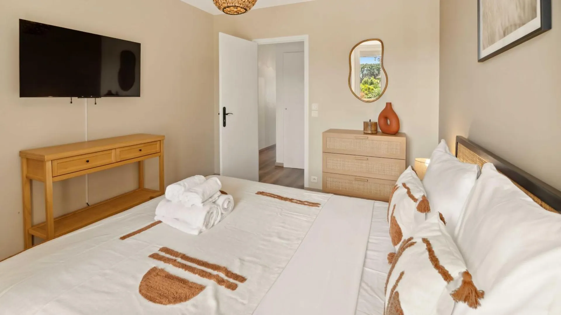 Modern Apartment Sea View -2Br-4P- Saint-Tropez 0*,  Franciaország